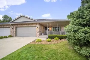 213 Fox Run Dr, Elwood, IL 60421