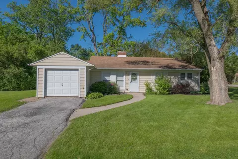 366 Oswego St, Park Forest, IL 60466