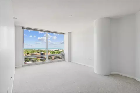 Living - 1720 Maple Ave #2240, Evanston, IL 60201 photo 4 of 4