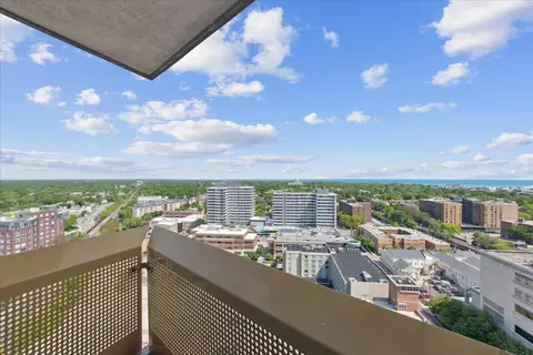 View/Area - 1720 Maple Ave #2240, Evanston, IL 60201 photo 1 of 2