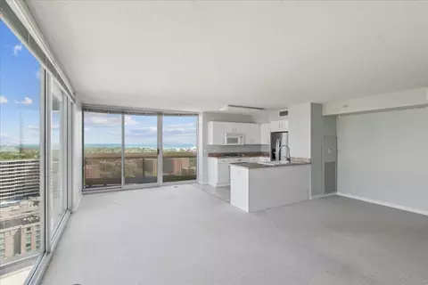 Living - 1720 Maple Ave #2240, Evanston, IL 60201 photo 1 of 4