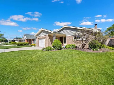 921 N Western Ave, Park Ridge, IL 60068