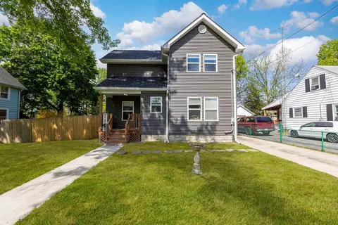 421 De Kalb St, Sandwich, IL 60548