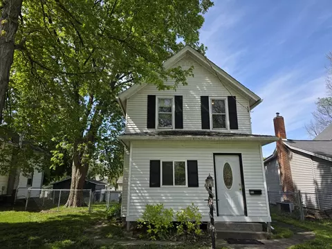 409 16th Ave, Sterling, IL 61081