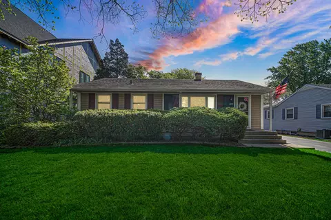 4937 Woodward Ave, Downers Grove, IL 60515