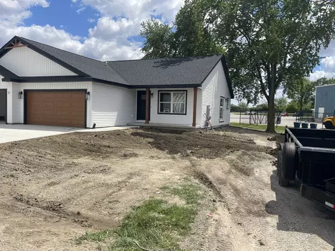 904 W South St, Lexington, IL 61753