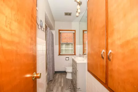 Bath - 655 S Wall St, Kankakee, IL 60901 photo 1 of 2