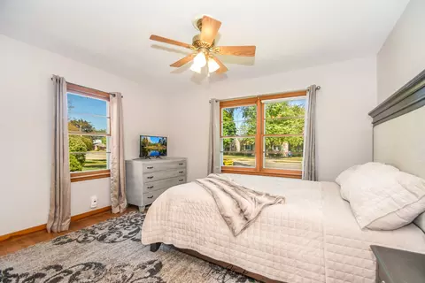 Bedroom - 655 S Wall St, Kankakee, IL 60901 photo 2 of 2