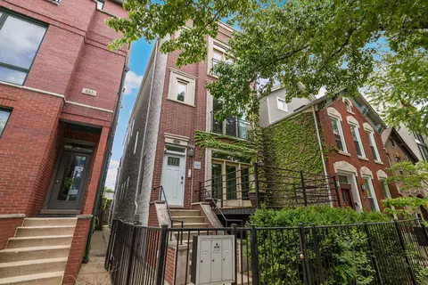 945 N Honore St #3, Chicago, IL 60622