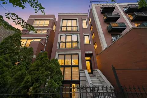 823 N Marshfield Ave #1, Chicago, IL 60622