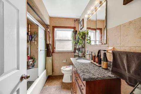 Bath - 1604 Dobson St, Evanston, IL 60202 photo 1 of 2