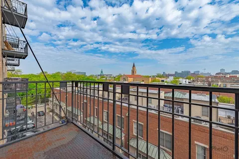 Exterior - 811 S Lytle St #410, Chicago, IL 60607 photo 3 of 4
