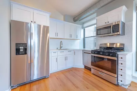 Kitchen - 811 S Lytle St #410, Chicago, IL 60607 photo 2 of 2