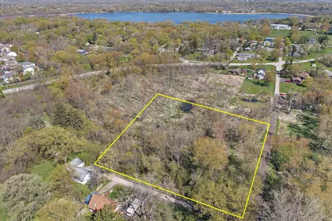 26605 N Brooks St, Wauconda, IL 60084