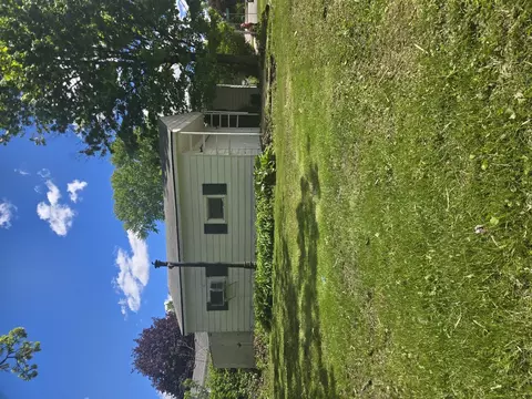 102 N Berteau Ave, Bartlett, IL 60103