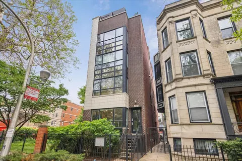 821 W Roscoe St #1, Chicago, IL 60657