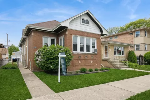 5849 W Eddy St, Chicago, IL 60634