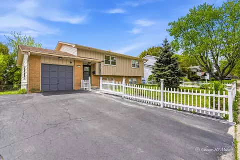 2627 Dana Ave, Waukegan, IL 60087