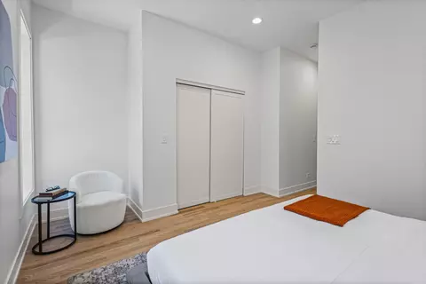 Bedroom - 433 E 46th Pl, Chicago, IL 60653 photo 2 of 5