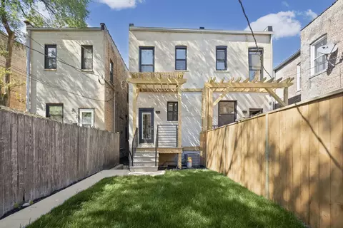Exterior - 433 E 46th Pl, Chicago, IL 60653 photo 3 of 4