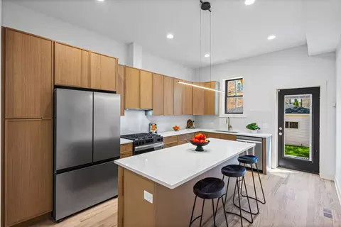 Kitchen - 433 E 46th Pl, Chicago, IL 60653 photo 1 of 2