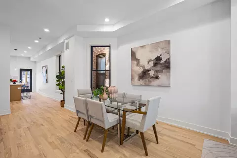 Dining - 433 E 46th Pl, Chicago, IL 60653 photo 1 of 2
