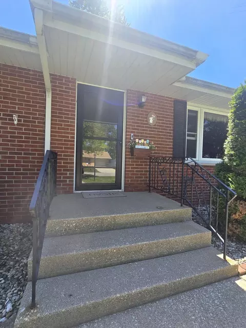 Exterior - 330 W Second South St, Chebanse, IL 60922 photo 9 of 13