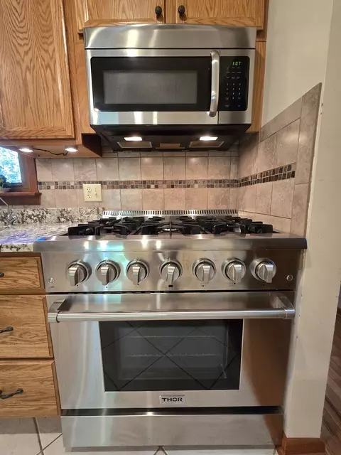 Kitchen - 330 W Second South St, Chebanse, IL 60922 photo 3 of 4