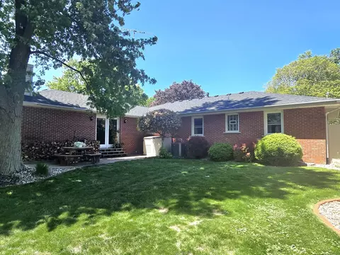 Exterior - 330 W Second South St, Chebanse, IL 60922 photo 12 of 13
