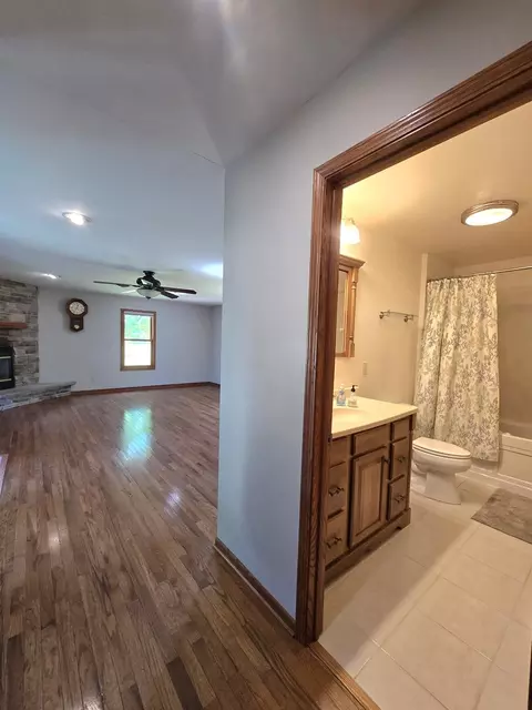 Bath - 330 W Second South St, Chebanse, IL 60922 photo 1 of 5