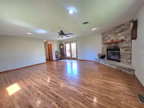 Living - 330 W Second South St, Chebanse, IL 60922 photo 9 of 9