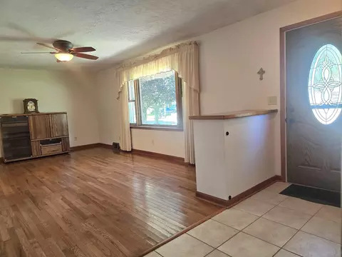 Living - 330 W Second South St, Chebanse, IL 60922 photo 1 of 9