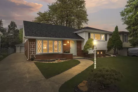 10116 Mulberry Ave, Oak Lawn, IL 60453
