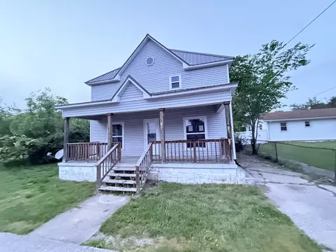 208 W Oak St, Carrier Mills, IL 62917
