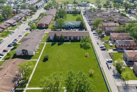 View/Area - 9500 Dee Rd #202B, Des Plaines, IL 60016 photo 2 of 3