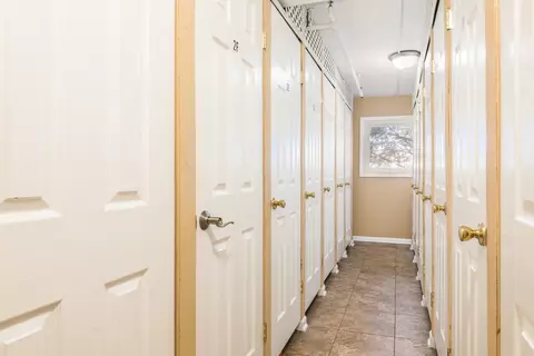 Entry Way - 9500 Dee Rd #202B, Des Plaines, IL 60016 photo 1 of 1