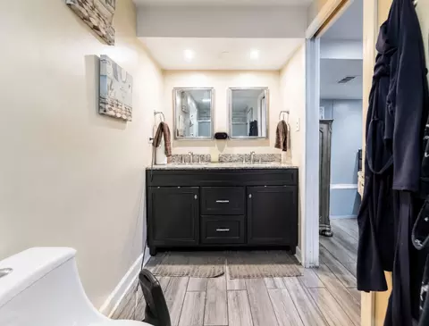 Bath - 531 E 87th St, Chicago, IL 60619 photo 3 of 4