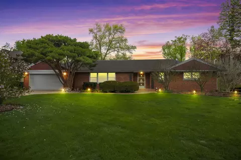 412 W Camp Mcdonald Rd, Prospect Heights, IL 60070