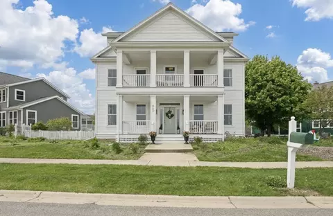 860 Blazing Star Rd, Grayslake, IL 60030