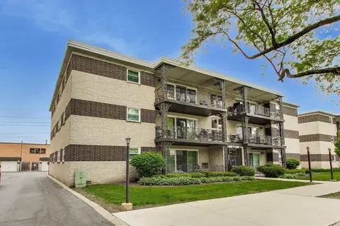 925 S 8th Ave #12, La Grange, IL 60525