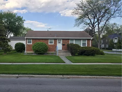 58 W Comfort St, Palatine, IL 60067
