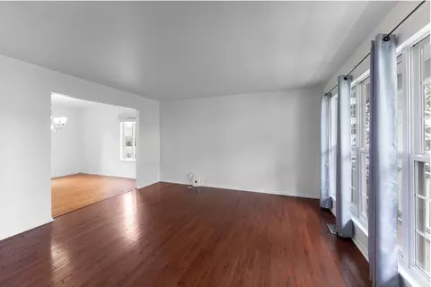 Living - 1237 E Greystone Dr, Round Lake Beach, IL 60073 photo 4 of 4