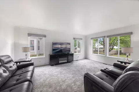 Living - 1237 E Greystone Dr, Round Lake Beach, IL 60073 photo 2 of 4