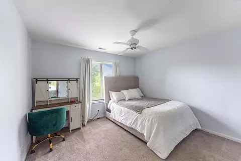 Bedroom - 1237 E Greystone Dr, Round Lake Beach, IL 60073 photo 2 of 4