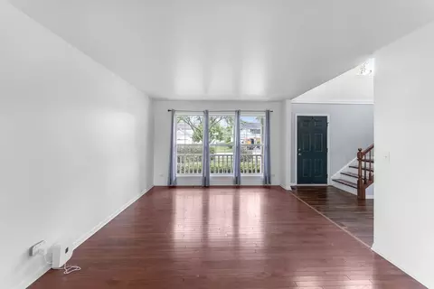 Living - 1237 E Greystone Dr, Round Lake Beach, IL 60073 photo 3 of 4