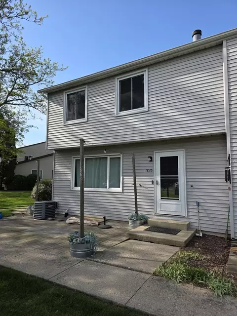 1835 Kerrybrook Ct #1835, Sycamore, IL 60178