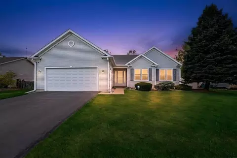 230 Wendy St, Sycamore, IL 60178