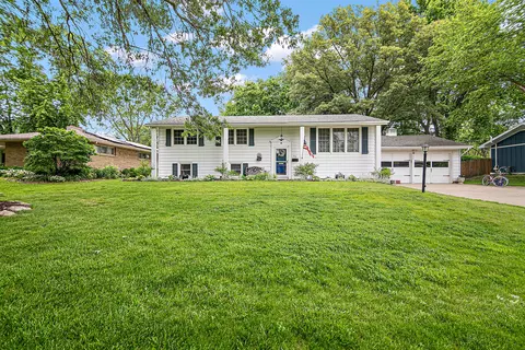 248 Vine St, Manteno, IL 60950