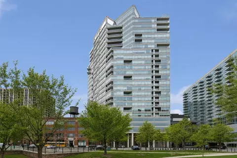 510 W Erie St #1801, Chicago, IL 60654