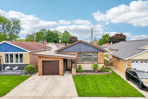 5742 S Rutherford Ave, Chicago, IL 60638